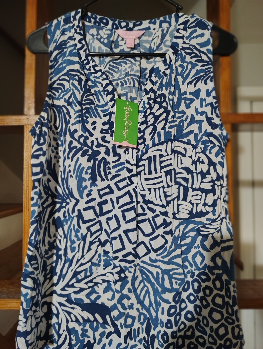 Lilly Pulitzer Blue and White Patterned Women's Top